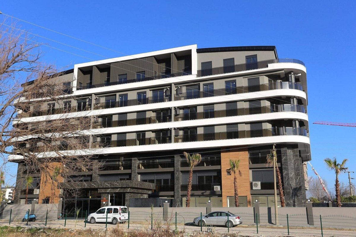 AYT-4506-1-MiddleFloor