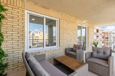 R4977025