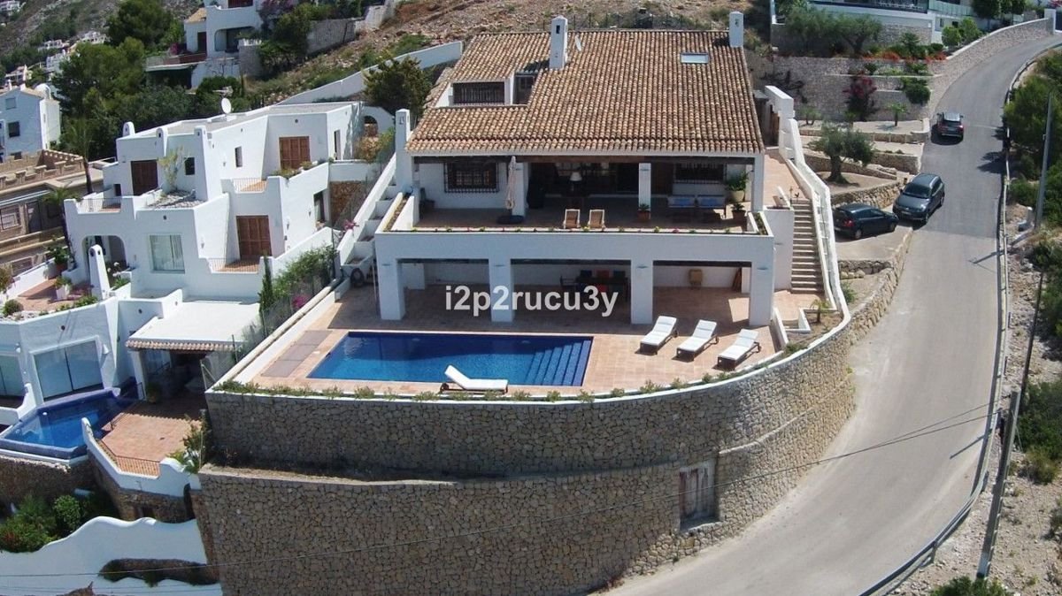 R4136890