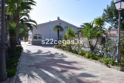 R4940437
