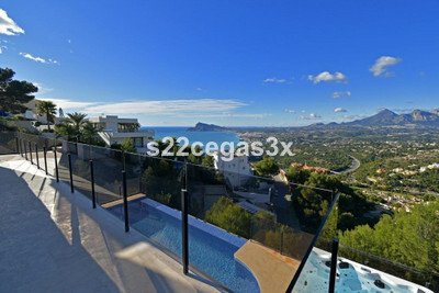 R4939252
