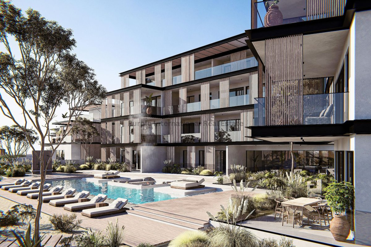 17724